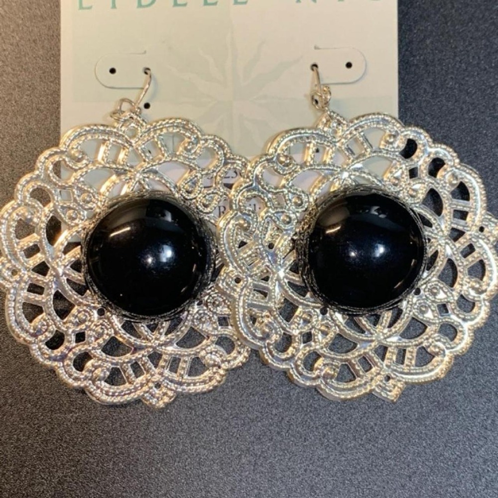 NWT Lydell NYC Silver tone lace filigree and black cabachon center